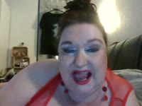 ik ben  een dame,echte MILF die dol is op aandacht en erop kickt als mannen op mijn lichaam geilen,met name jongemannen
die van rijpe vrouwen en zeker wel een mollige houd..Ik vind t dan ook echt heel spannend om een leuke chat met je aan te gaan,en sex ervaringen te delenuiteraard is t ook spannend met wat rijpere mannen,senioren benieuwd naar jullie verhalen,,,,wie weet kan ik daar nog iets van leren???ik ga NIET naakt voor cam,heb of een broekje of een bovenstukje/jurkje aanlaat immers wel wat te raden over terwijl,,,,hmmmm als je t verdient wel wat meer mag keuren van mijn rondingenBij een VIP sessie WIL IK N DILDO gebruiken als je er naar vraagt...NIET VERGETEN he???