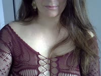 Een vrijgezelle spannende milf die van avontuurtjes en fantasietjes houdt. Om te delen of om de jouwe te horen.