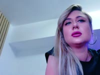 Flirty eye contact, good conversation, confident energy, playful teasing, genuine compliments, laughter, and people who know how to have fun and enjoy the moment ✨