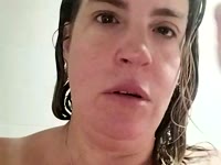 soy una persona muy alegre, simpática, activa, se escuchar, me encanta entretener a la gente, hablo de todos los temas, no se idiomas pero para hacer feliz a la otra persona no hace falta, con una sonrisa todo vale