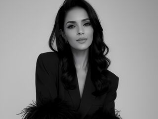 free chatroom EmiBrow