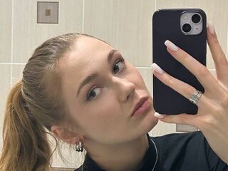 fingering girl webcam picture LorettaBattersby