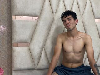 JonasHiltom