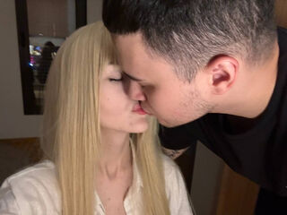 cam couple playing with vibrator AliceAndMarkus