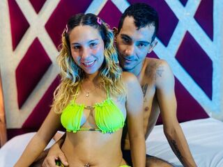 couple cam free JennyAndJuan