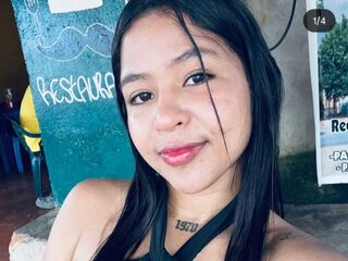 hot strip tease web cam AishaPetit