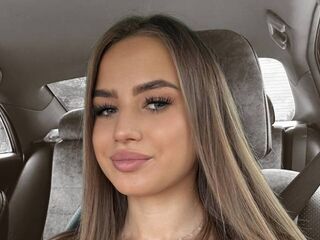 nude webcam girl photo AliceCire