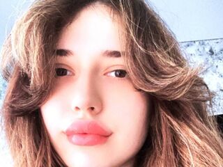 nude camgirl picture AliceTrisavya