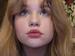 camslut showing pussy AlisiaTompson