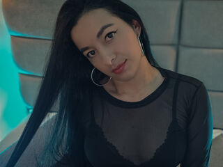 naked camgirl AryaHilton