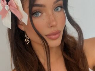 chatroom cam BellaSophiaSky