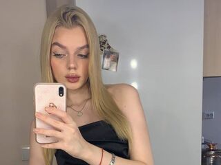 topless cam girl BonnieBlake