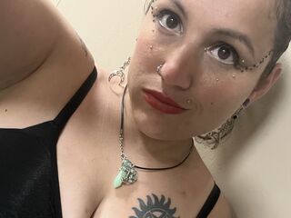 naked cam girl masturbating with dildo BrattyBride