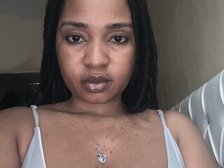 camgirl chatroom CarolineJames