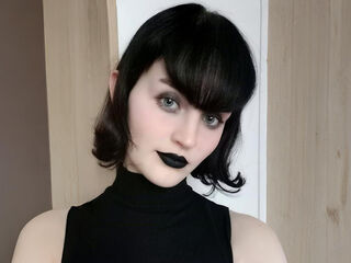cam girl showing tits CarylOgen