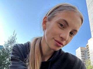 fingering girl chatroom CatherynBigger