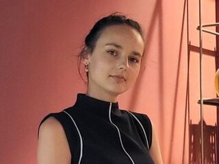 camgirl masturbating with sex toy CherlynAltice