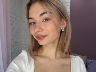 camgirl masturbating with vibrator CindyRud
