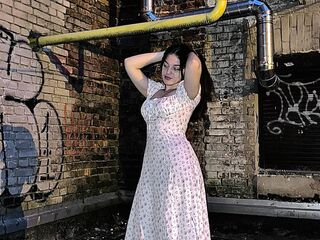 camslut fingering wet pussy CristaMilanowski