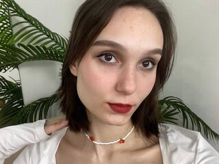 naked webcamgirl video CwenFurnish