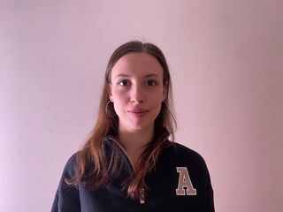 cam girl masturbating with sextoy DessireSenden