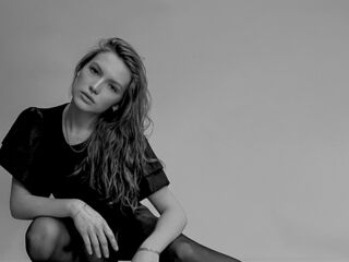 camgirl spreading pussy DianaBum