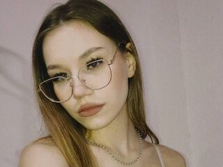 naked cam girl DorettaBigger