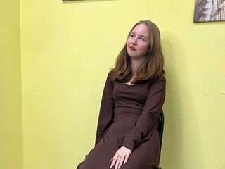 camgirl fingering shaved pussy EdaBunyan