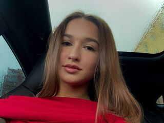 camslut showing tits EditaFelton