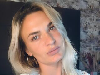 webcam babe chat room EllieMaryn