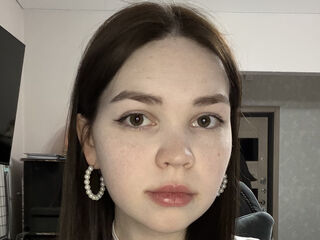 camgirl video chat EmiliRoyzi