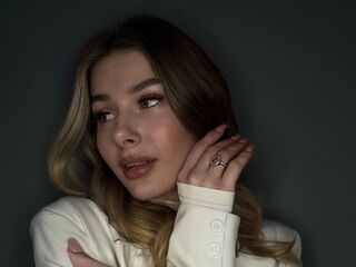 naughty cam girl masturbating EvaEllees