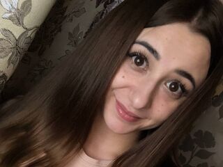 girl fingering bald pussy JanetJess