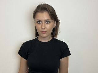 girl topless KariErpelding