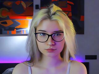 beautiful cam girl KiraSerene