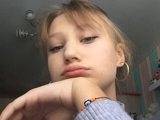 camslut fingering wet pussy LakeeshaBrimmer