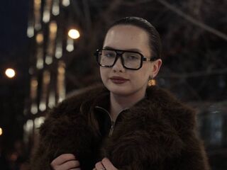 naked girl with webcam masturbating with vibrator LatanyaDunkley