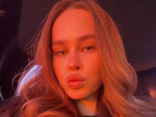 fingering camgirl LeoneTanton