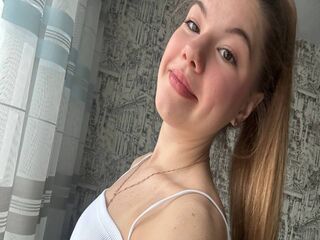 fingering camslut LikaMoriss