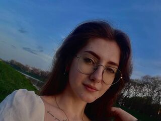 naughty camgirl masturbating with vibrator LillyMonroee