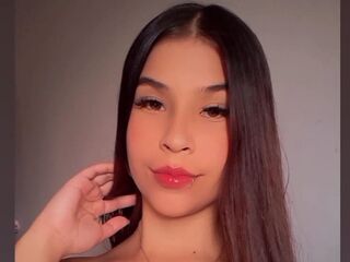 camgirl masturbating with dildo LindaLeone