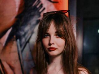 cam slut chat LisaDrake