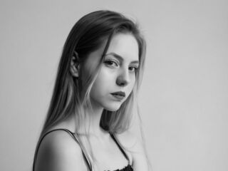 live webcam performer LizbethBulmer
