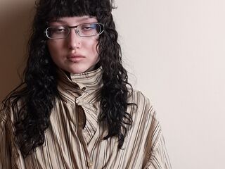 camgirl fingering shaved pussy LonnieMackaman