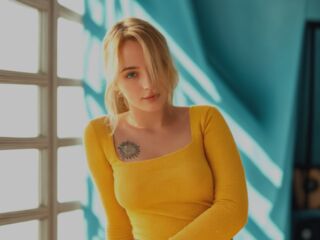 camgirl spreading pussy LornaCatts