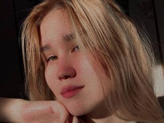 cam girl masturbating with sextoy LucileCarter