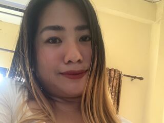 naked camgirl masturbating with vibrator MarianahLyn