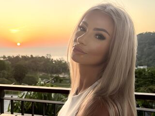 girl webcam MarillynMoon