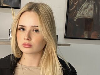 camgirl porn cam MarnieRhyner