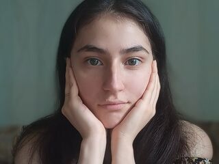 hot cam girl masturbating with dildo MaudEstey